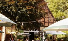 Biergarten im Sommer - Bestellung